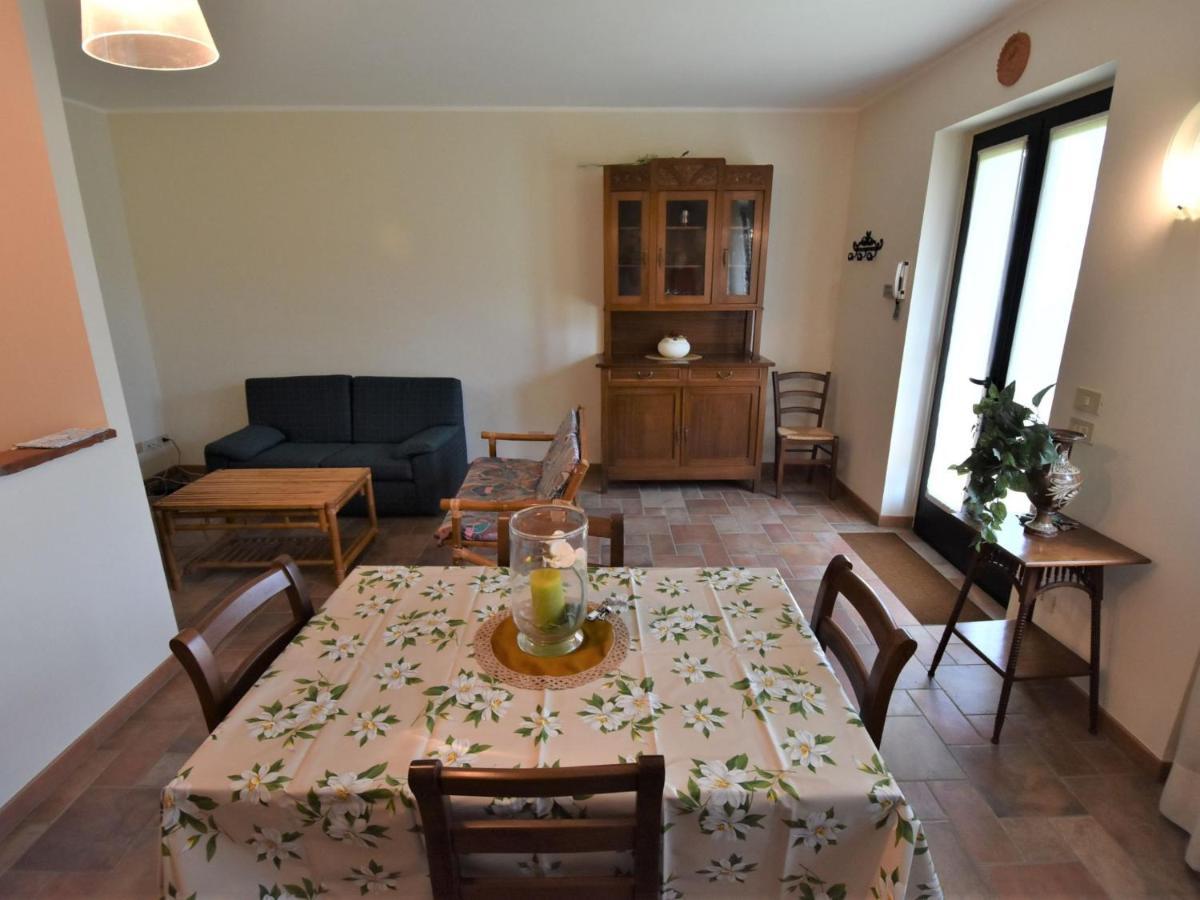 Castana  Apartment La Corte Bricca - Trilo B By Interhome מראה חיצוני תמונה