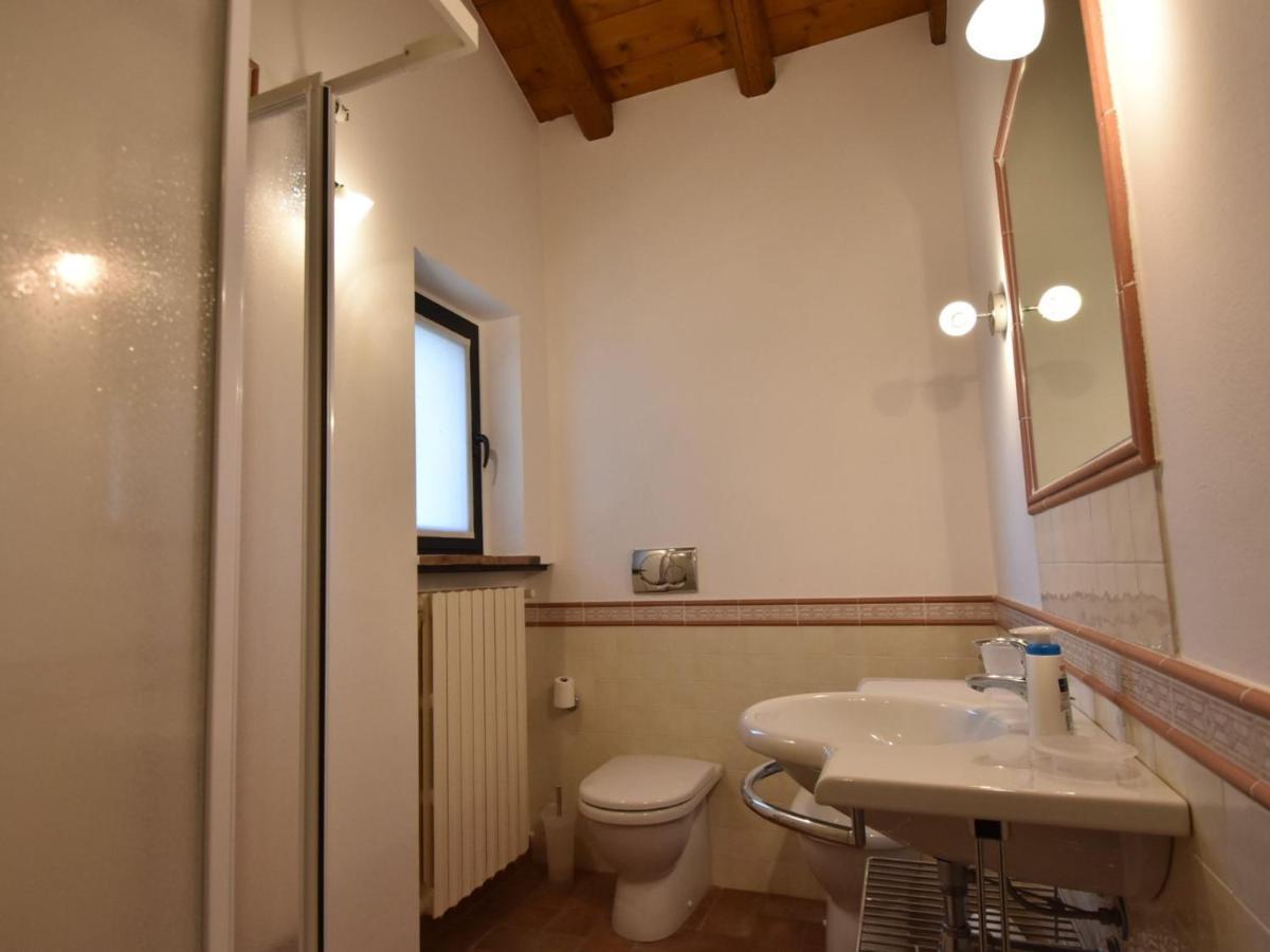 Castana  Apartment La Corte Bricca - Trilo B By Interhome מראה חיצוני תמונה